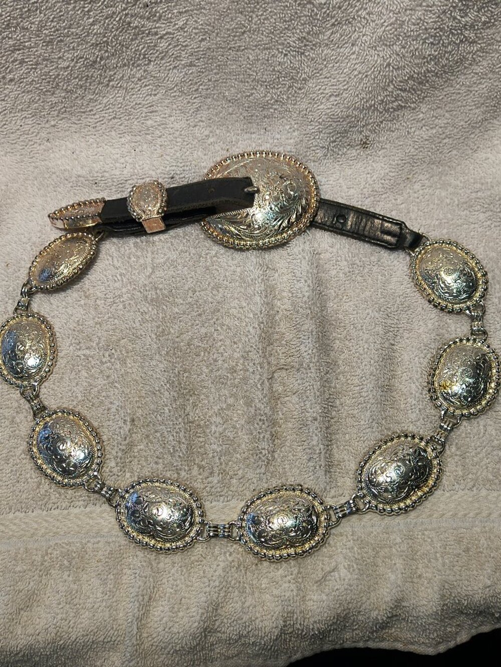 Silver Engraved Medallions Conchs Black Leather Belt Size Size 28 1.5 Vintage